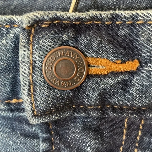 Old Navy Men’s Skinny Built In Flex Denim Distressed Jeans.  Size 38X32 - Picture 3 of 5